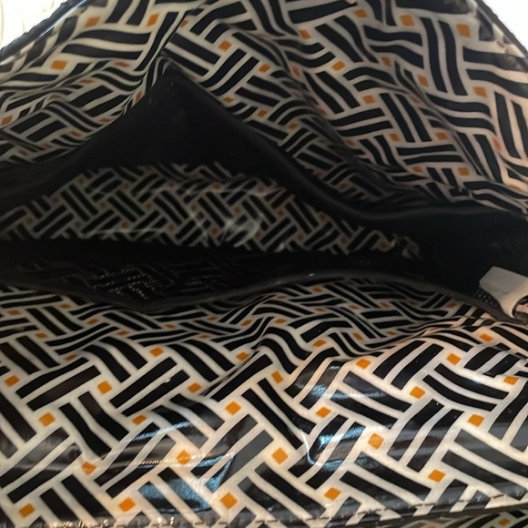 Vera Bradley Messenger or Diaper Bag Quilted Classic Black Side Pockets EUC - Picture 12 of 15